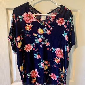 Kaileigh - Rossano V-Neck Top